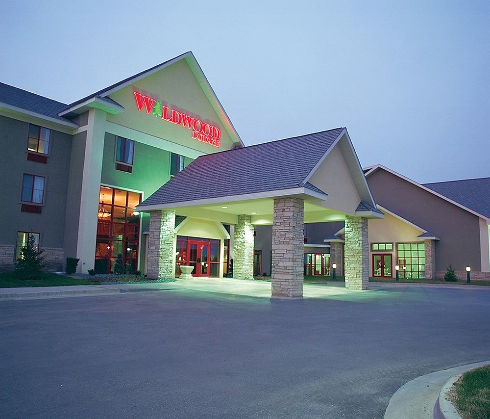 Clive Wildwood Lodge & Suites מראה חיצוני תמונה