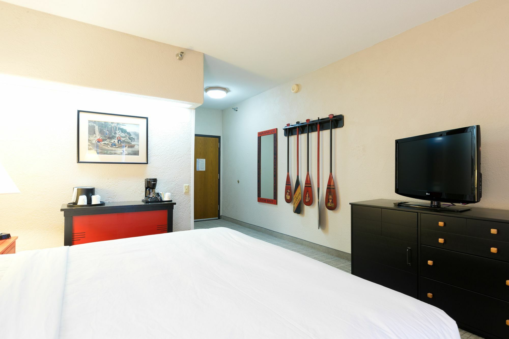 Clive Wildwood Lodge & Suites מראה חיצוני תמונה